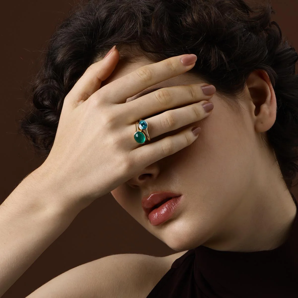 Juno-Oval Cut Lab Grown Emerald Gemstone Ring - Image 4