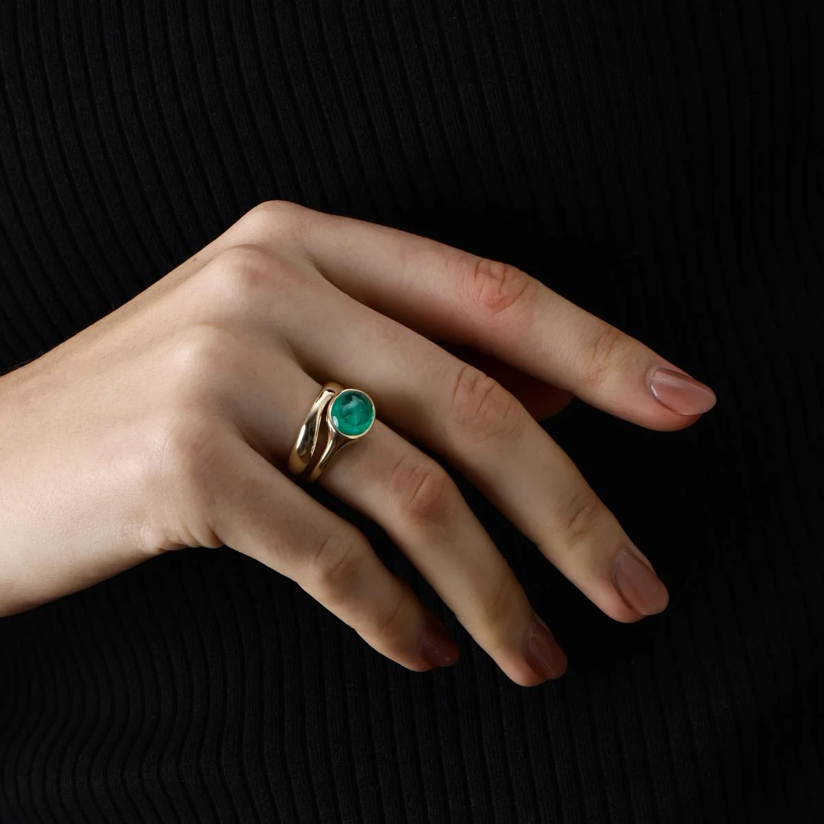 Juno-Oval Cut Lab Grown Emerald Gemstone Ring - Image 8