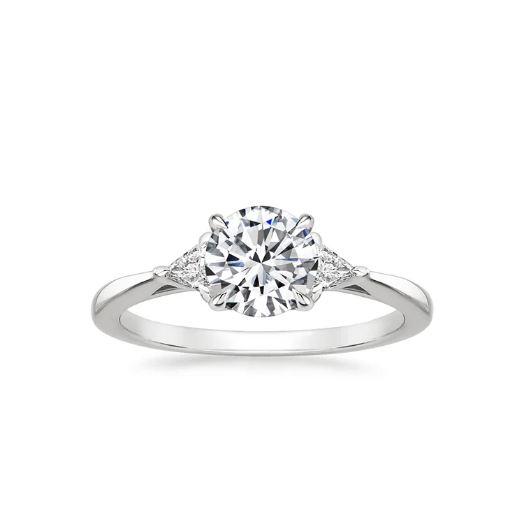 Wren - Round cut Lab Grown Diamond Ring